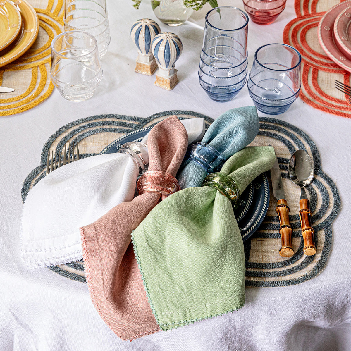 Green Scalloped Edge Linen Napkin Set - Image 5