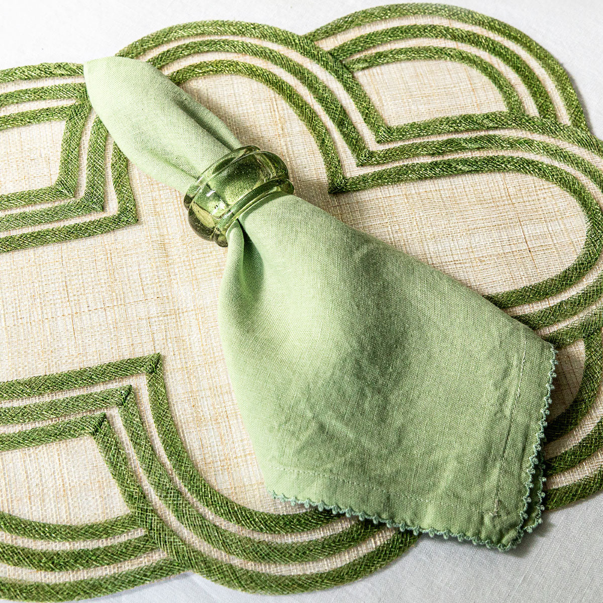 Green Scalloped Edge Linen Napkin Set - Image 4