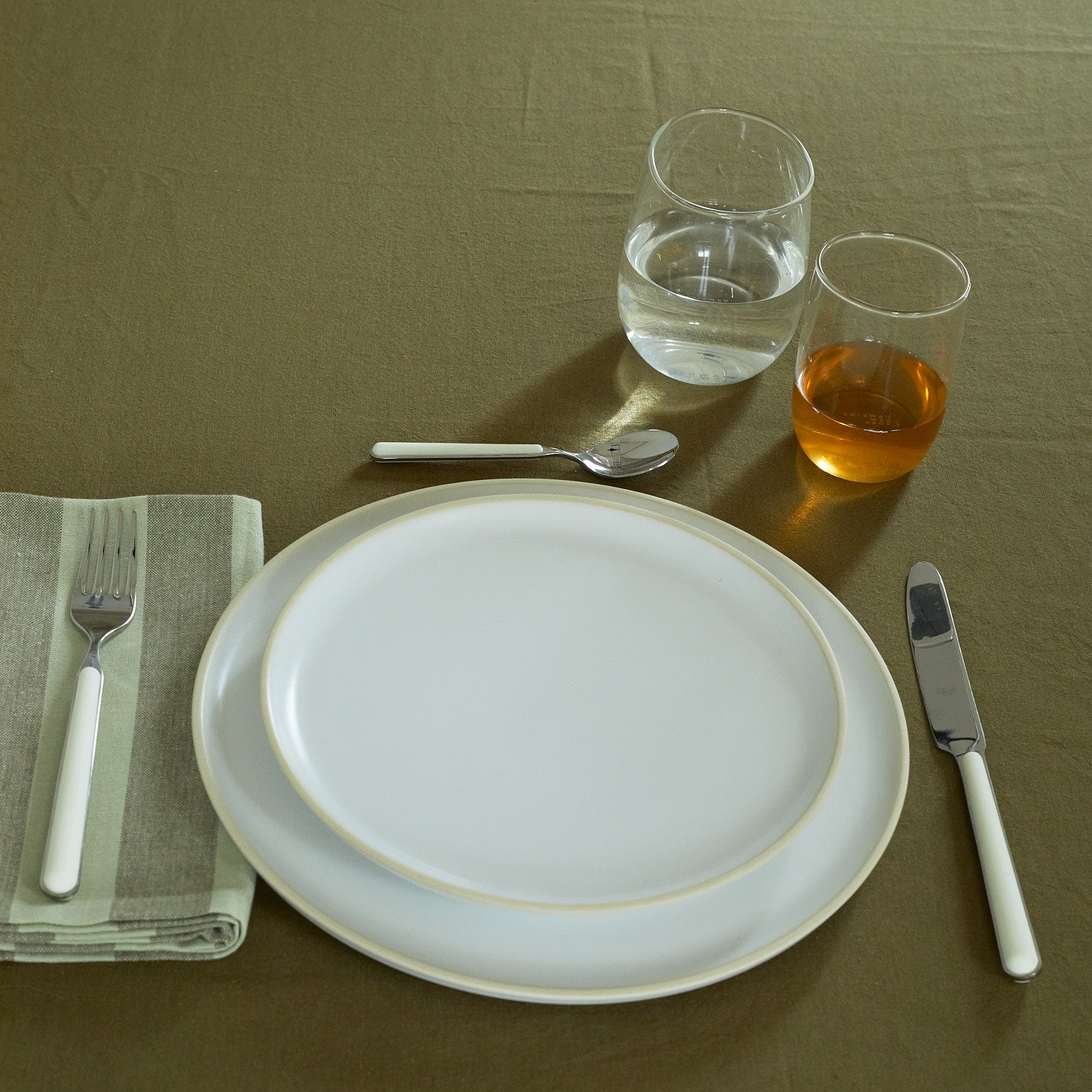 Modern Textured Drinking Glass Set - Image 9