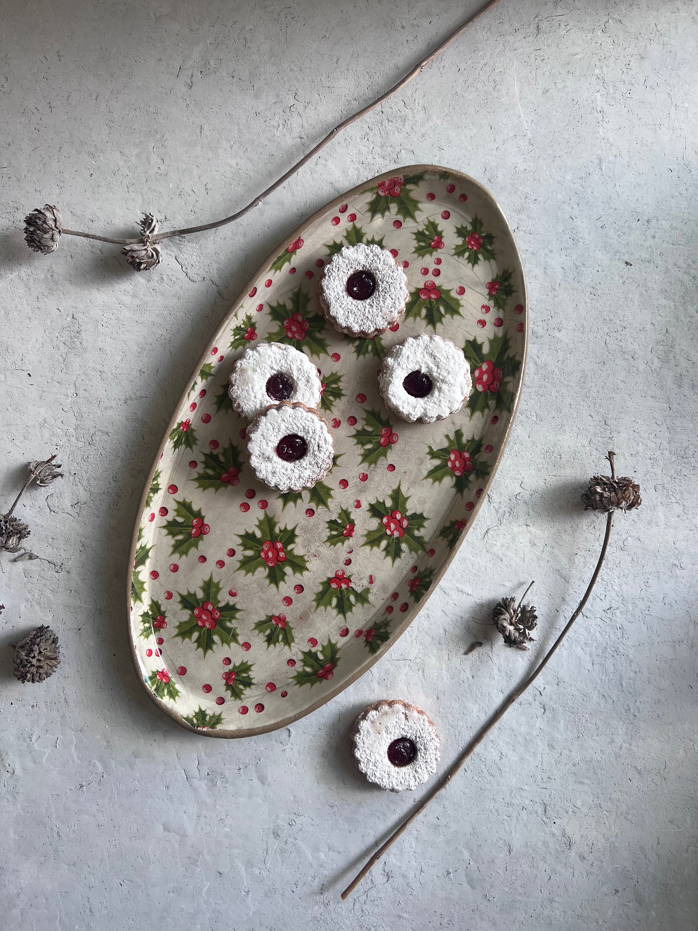 Christmas Serving Platter, Mistletoe Ceramic Dish, Holiday Table Decor - Image 4
