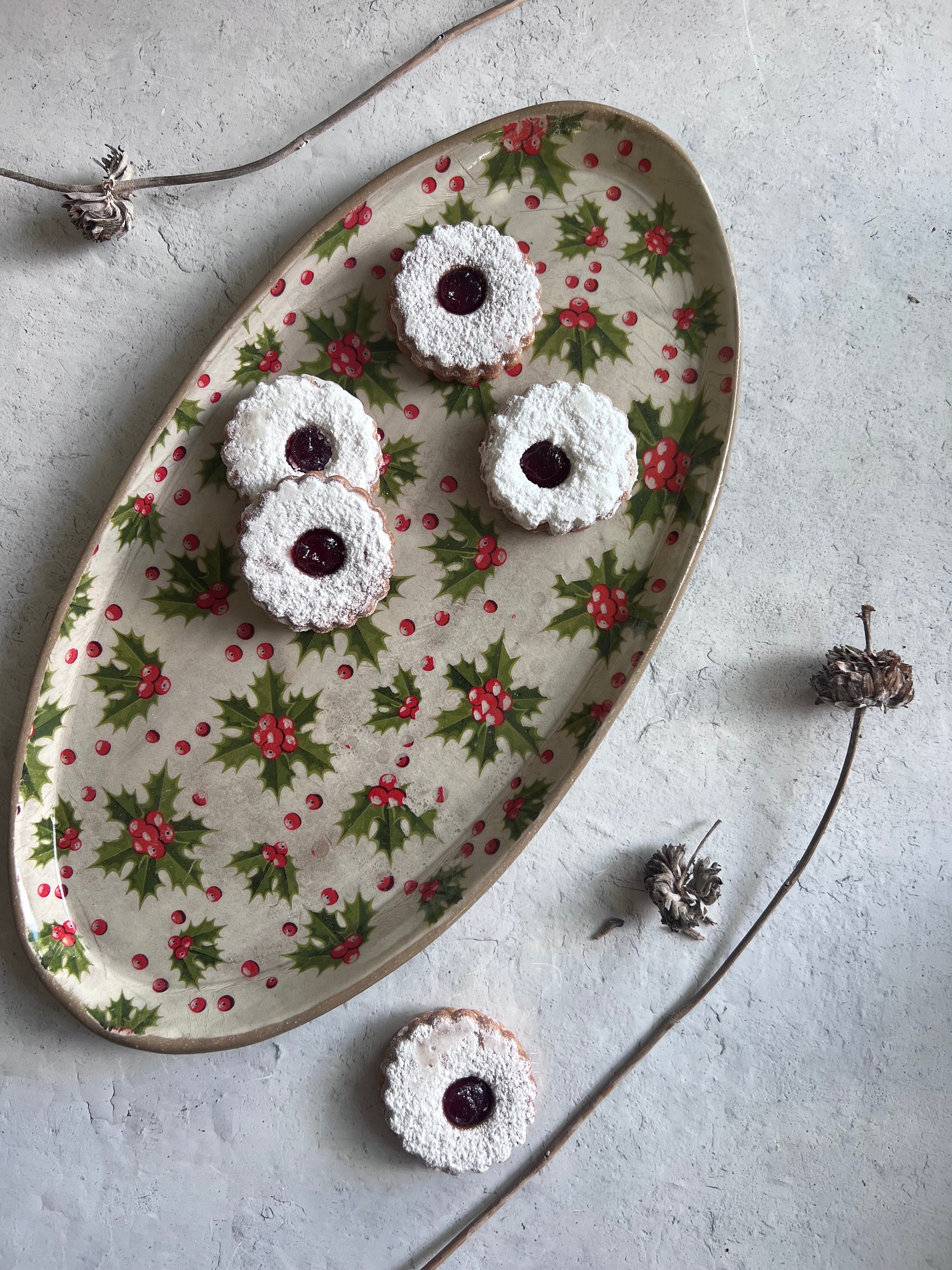 Christmas Serving Platter, Mistletoe Ceramic Dish, Holiday Table Decor - Image 5