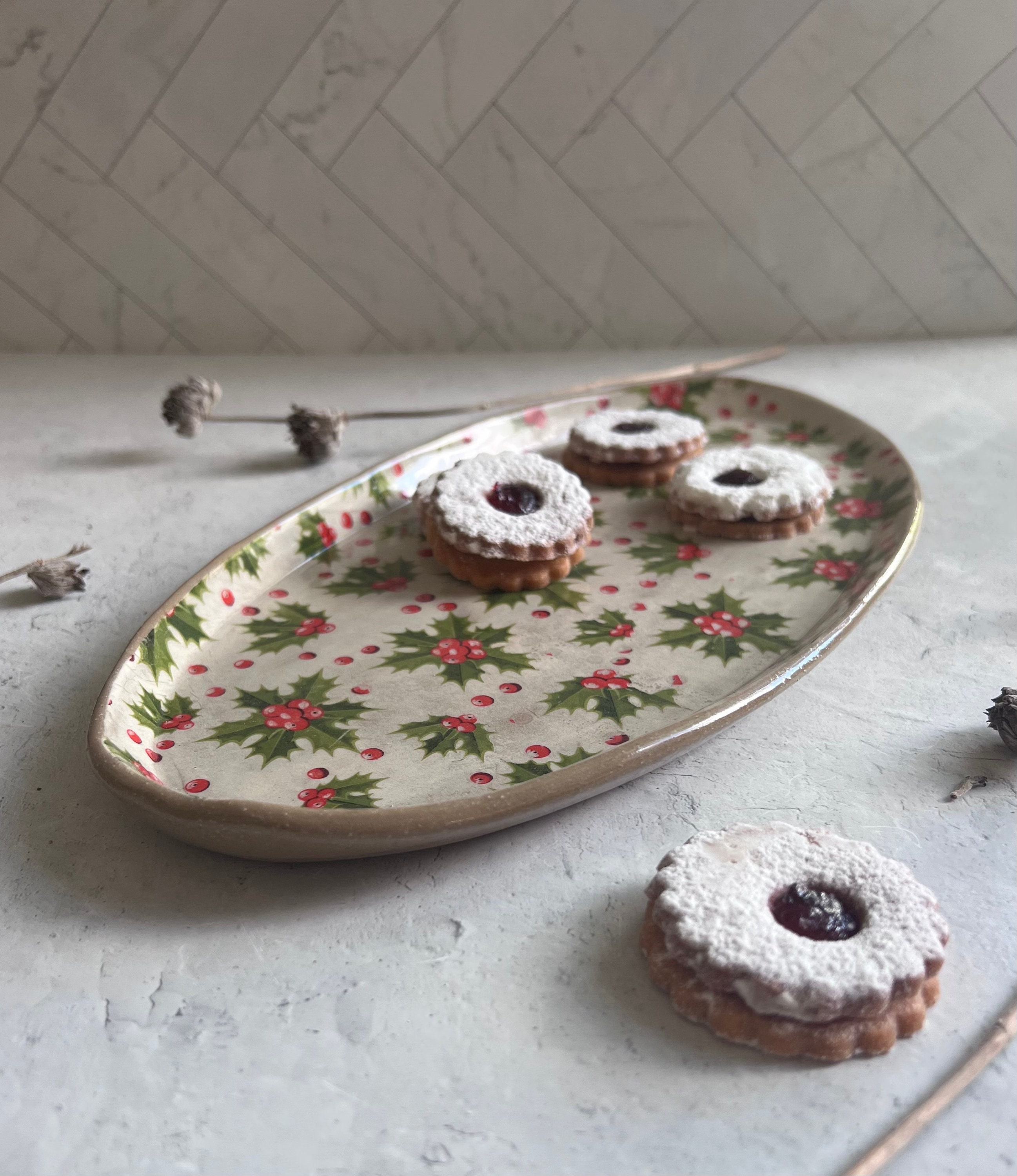Christmas Serving Platter, Mistletoe Ceramic Dish, Holiday Table Decor - Image 3